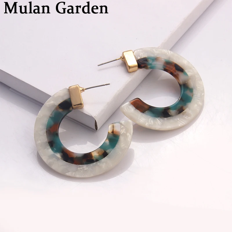 M&G Fashion Two-color Stitching C Hoop Earrings for Women Elegant Resin Fashion Acrylic Earring Female Hoops Jewelry Accessories
M&G Fashion Two-color Stitching C Hoop Earrings for Women Elegant Resin Fashion Acrylic Earring Female Hoops Jewelry Accessories
