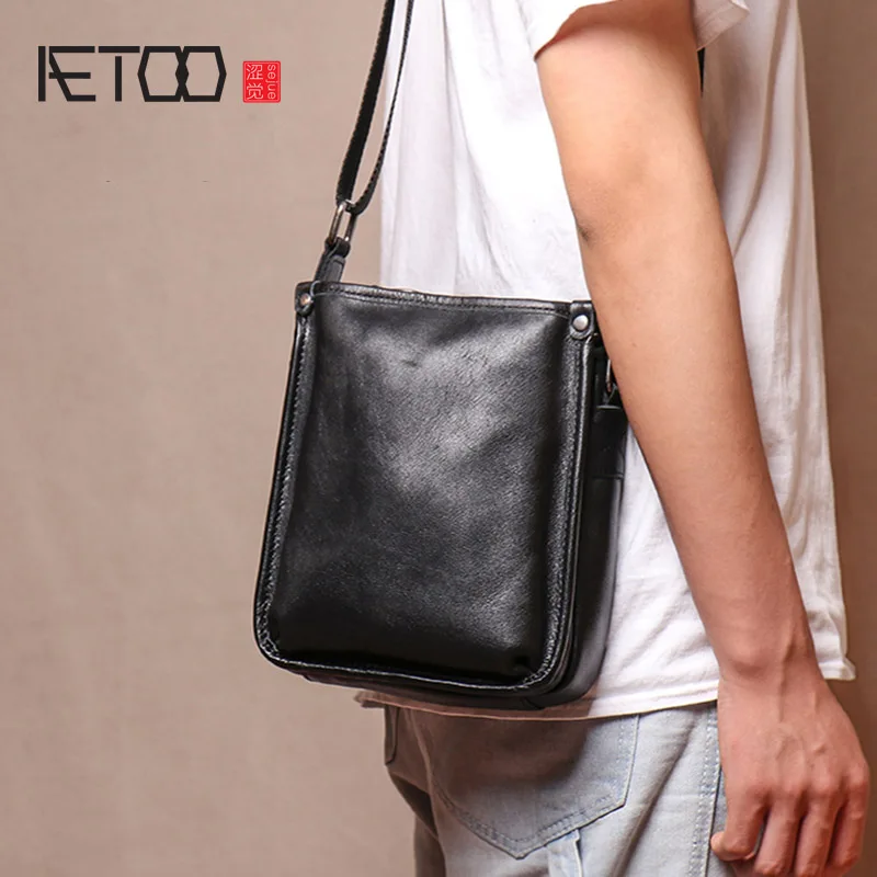 AETOO Top layer cowhide casual men's shoulder bag, leather messenger bag, multi-compartment trendy men's bag
AETOO Top layer cowhide casual men's shoulder bag, leather messenger bag, multi-compartment trendy men's bag