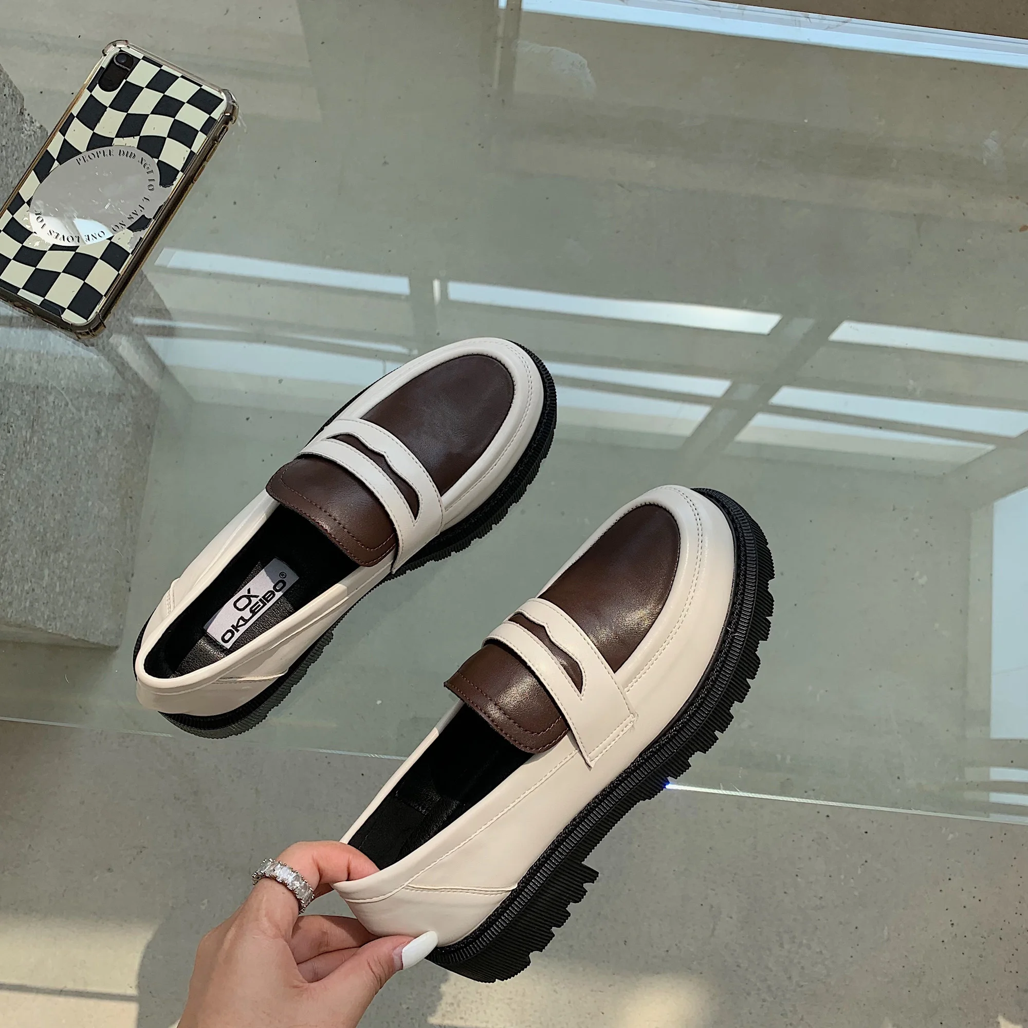 Туфли женские из натуральной кожи, Роскошные, на толстой подошве, круглый носок, платформа, без застежки, высокий каблук 4 см, повседневная об...
Туфли женские из натуральной кожи, Роскошные, на толстой подошве, круглый носок, платформа, без застежки, высокий каблук 4 см, повседневная об...