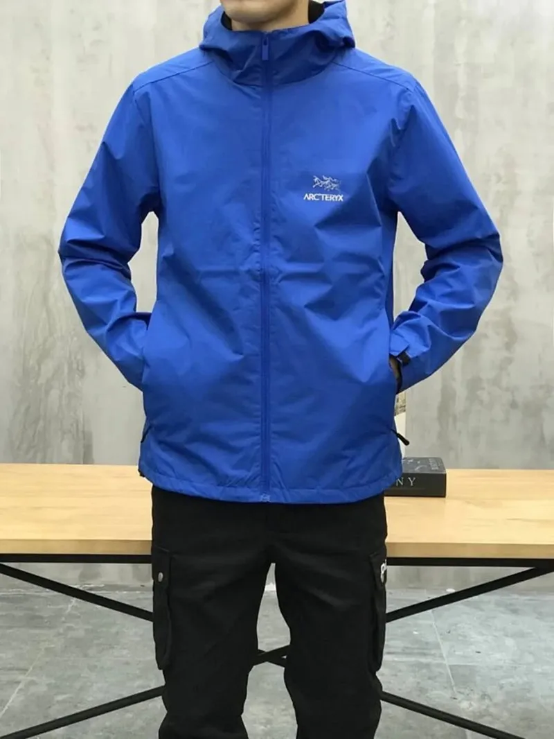 High quality outdoor waterproof windproof mountaineering suit men's warm soft shell jacket casual men's ski suit
High quality outdoor waterproof windproof mountaineering suit men's warm soft shell jacket casual men's ski suit