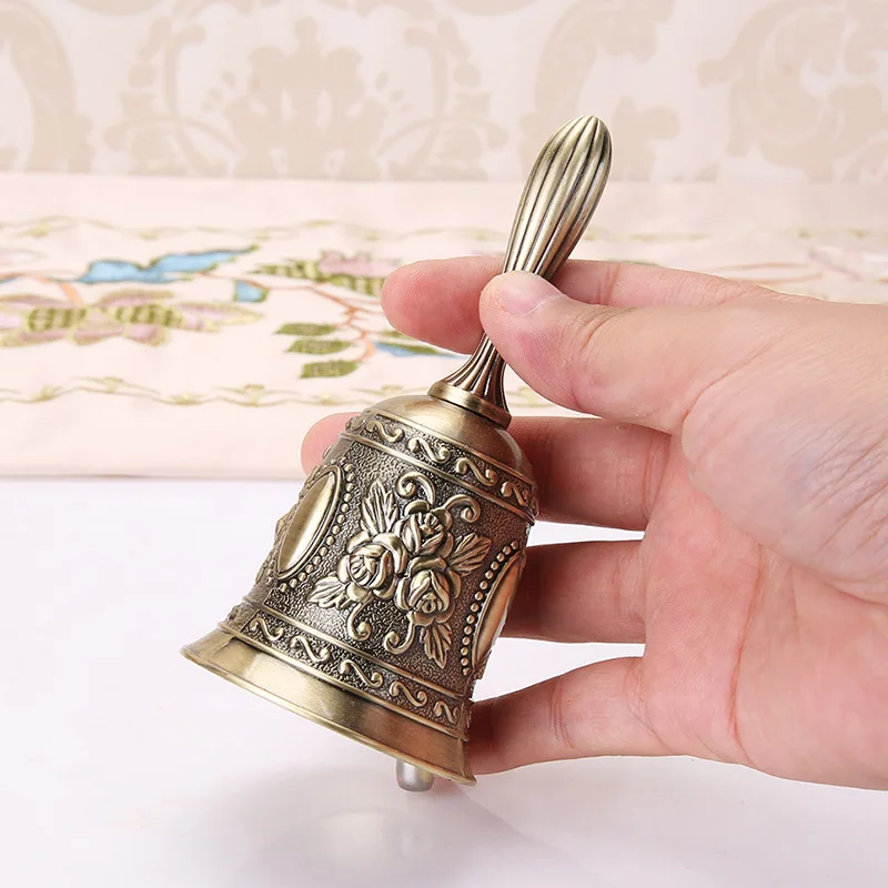 Hand Call Bell Gold Silver Multi-Purpose Bells for Craft Wedding Decoration Alarm School Church Classroom Bar Hotel Vintage Bell
Hand Call Bell Gold Silver Multi-Purpose Bells for Craft Wedding Decoration Alarm School Church Classroom Bar Hotel Vintage Bell