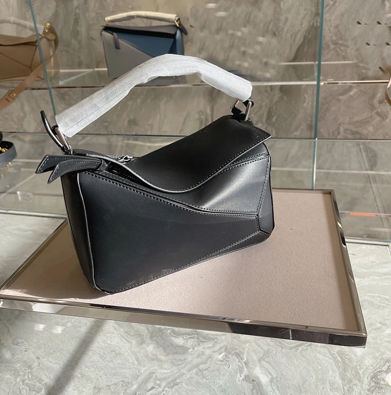 2021 Brand L Leather Stitching Contrast Color Geometric Bag Rhombus Crossbody Pillow Bag Luojia Fashion Handbag Women's Bag Hot
2021 Brand L Leather Stitching Contrast Color Geometric Bag Rhombus Crossbody Pillow Bag Luojia Fashion Handbag Women's Bag Hot