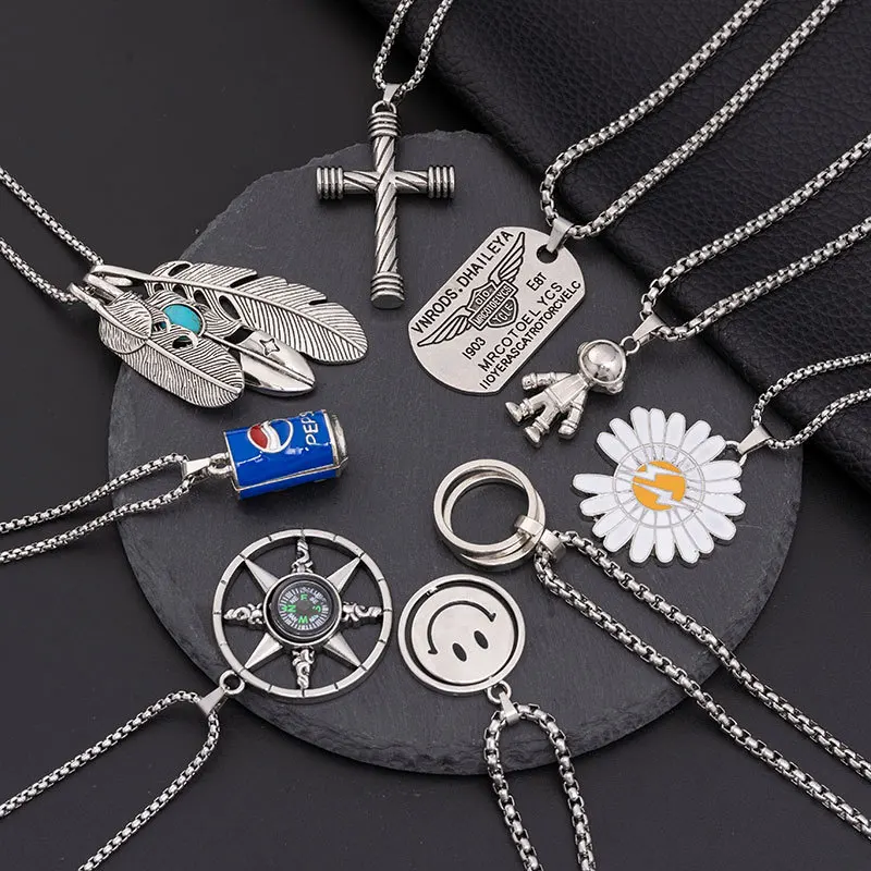 Titanium steel necklace tide army brand men's personality simple daisy pendant hip hop stainless steel accessories bear pendant
Titanium steel necklace tide army brand men's personality simple daisy pendant hip hop stainless steel accessories bear pendant