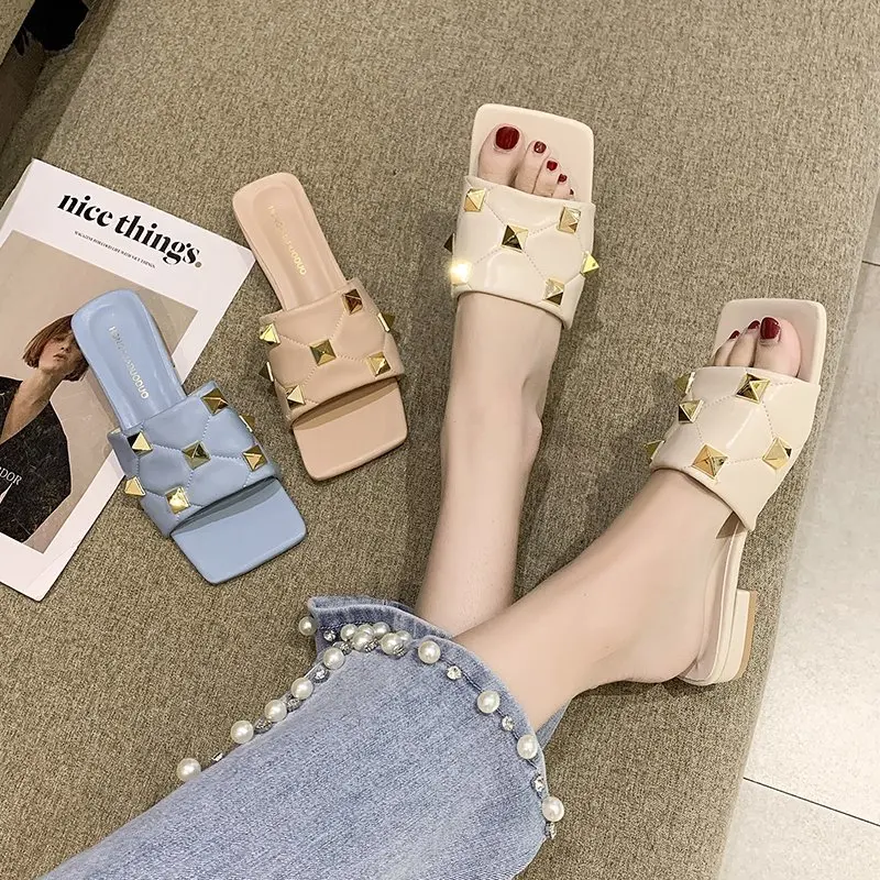 Female Shoes Square heel Slippers Casual Rivet Low Slides 2021 Block Luxury Flat Rubber Basic Fabric Metal Decoration PU Toe
Female Shoes Square heel Slippers Casual Rivet Low Slides 2021 Block Luxury Flat Rubber Basic Fabric Metal Decoration PU Toe