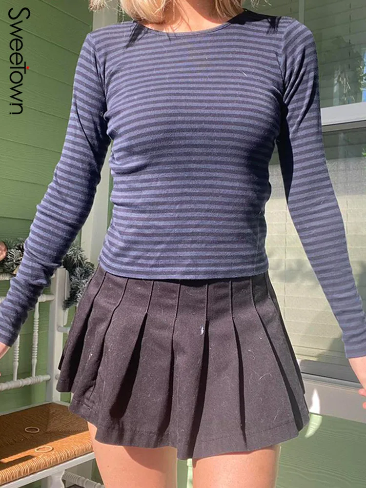 Sweetown Navy Blue And Black Stripes Kawaii Y2K Crop Tops Women O Neck Long Sleeve Basic T Shirt 2022 Spring Cute Insta Outfits
Sweetown Navy Blue And Black Stripes Kawaii Y2K Crop Tops Women O Neck Long Sleeve Basic T Shirt 2022 Spring Cute Insta Outfits