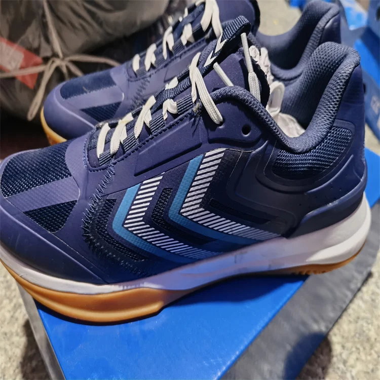 Professional tennis shoes badminton shoes non-slip wear-resistant lightweight breathable
Professional tennis shoes badminton shoes non-slip wear-resistant lightweight breathable