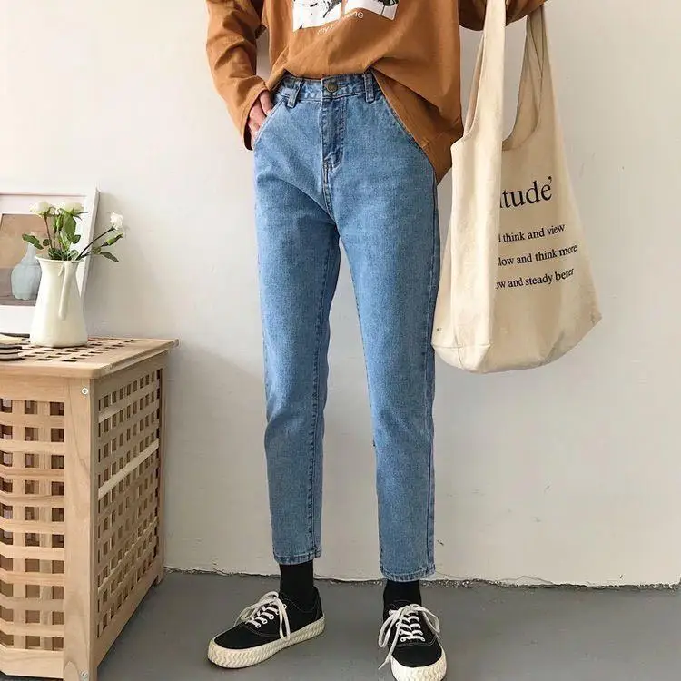 Hole jeans female spring and summer Korean student light blue high waist slim stretch tight cropped pants
Hole jeans female spring and summer Korean student light blue high waist slim stretch tight cropped pants