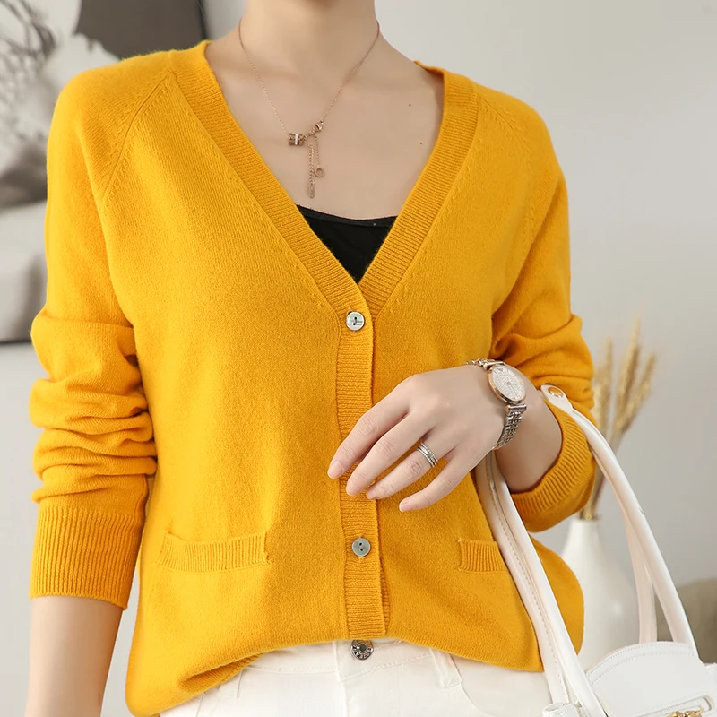 cardigan v neck fall knitted women wool jacket button pockets knitwear warm stylish casual ladies sweaters
cardigan v neck fall knitted women wool jacket button pockets knitwear warm stylish casual ladies sweaters