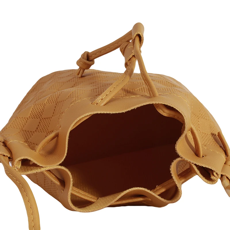 Weave Bucket Bags Women Waist Bag Hand Woven Drawstring Bucket Bag Small Shoulder Handbags Ladies Crossbody Handbag Single Soft
Weave Bucket Bags Women Waist Bag Hand Woven Drawstring Bucket Bag Small Shoulder Handbags Ladies Crossbody Handbag Single Soft