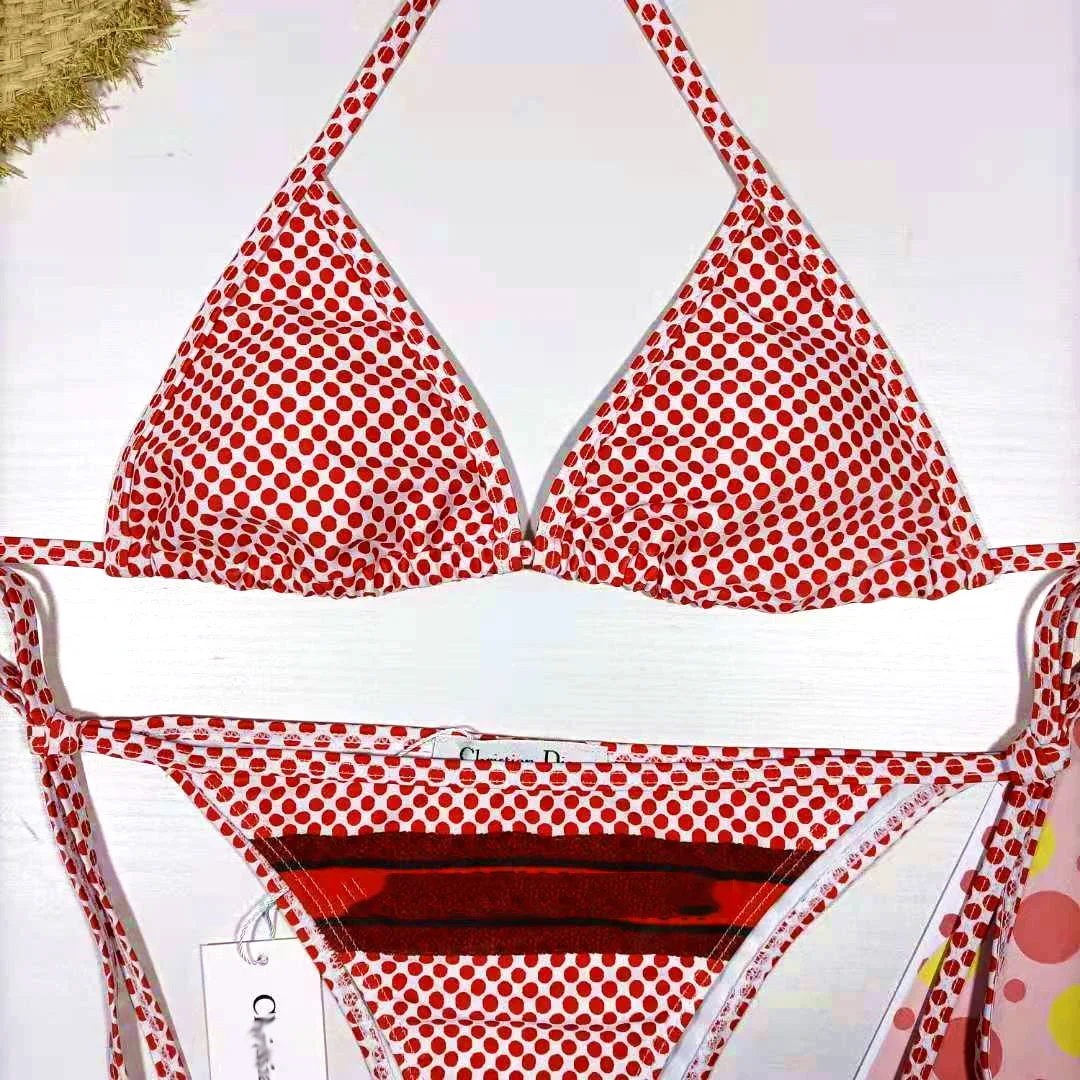 High Cut Bikinis Split Ladies Swimsuit Fashion Luxury Design Red Plaid Strap Swimsuit Push Up Beach Top Swimming Suit
High Cut Bikinis Split Ladies Swimsuit Fashion Luxury Design Red Plaid Strap Swimsuit Push Up Beach Top Swimming Suit