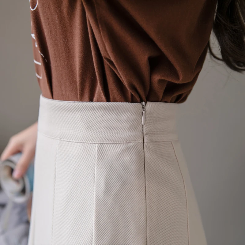 Elegant pleated long skirt women 2021 spring big swing loose a line skirts korean Umbrella skirt high waist mujer faldas jupe
Elegant pleated long skirt women 2021 spring big swing loose a line skirts korean Umbrella skirt high waist mujer faldas jupe