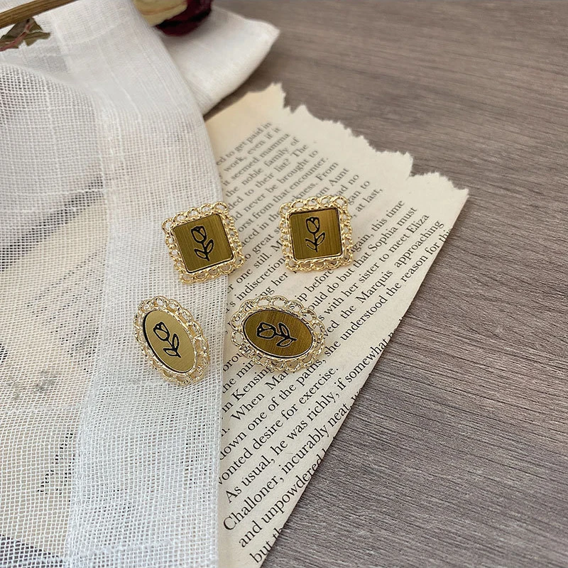 Cute Graceful Women's Jewelry S925 Needles French Baroque Oval Square Rose Flower Stud Earrings for Women 2020 Trend Pretty Gift
Cute Graceful Women's Jewelry S925 Needles French Baroque Oval Square Rose Flower Stud Earrings for Women 2020 Trend Pretty Gift