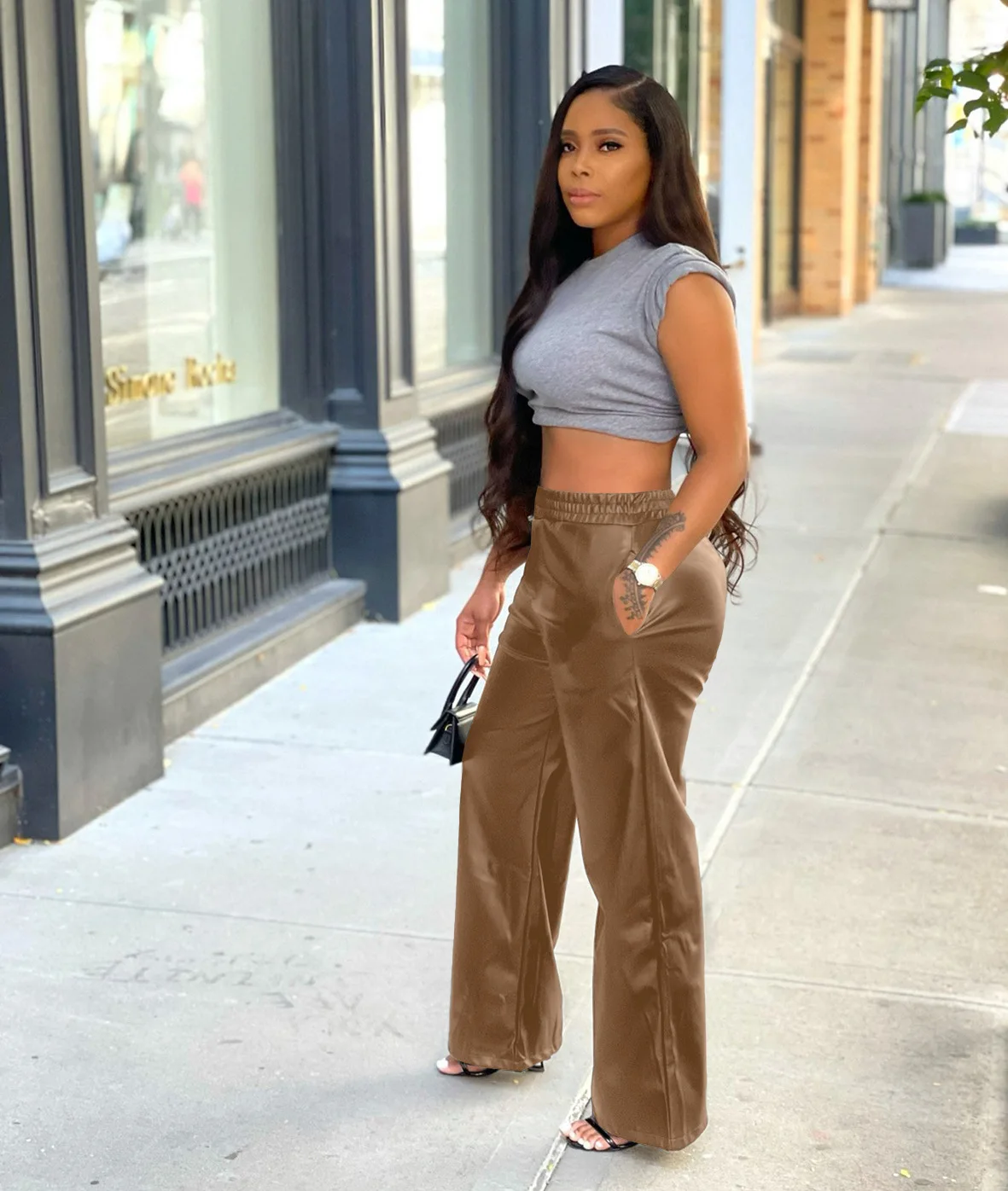 2021 New Genuine Leather Pants Women Harem Elastic Waist Pants Streetwear Vintage Casual Black Ladies Sheepskin Leather Trousers
2021 New Genuine Leather Pants Women Harem Elastic Waist Pants Streetwear Vintage Casual Black Ladies Sheepskin Leather Trousers