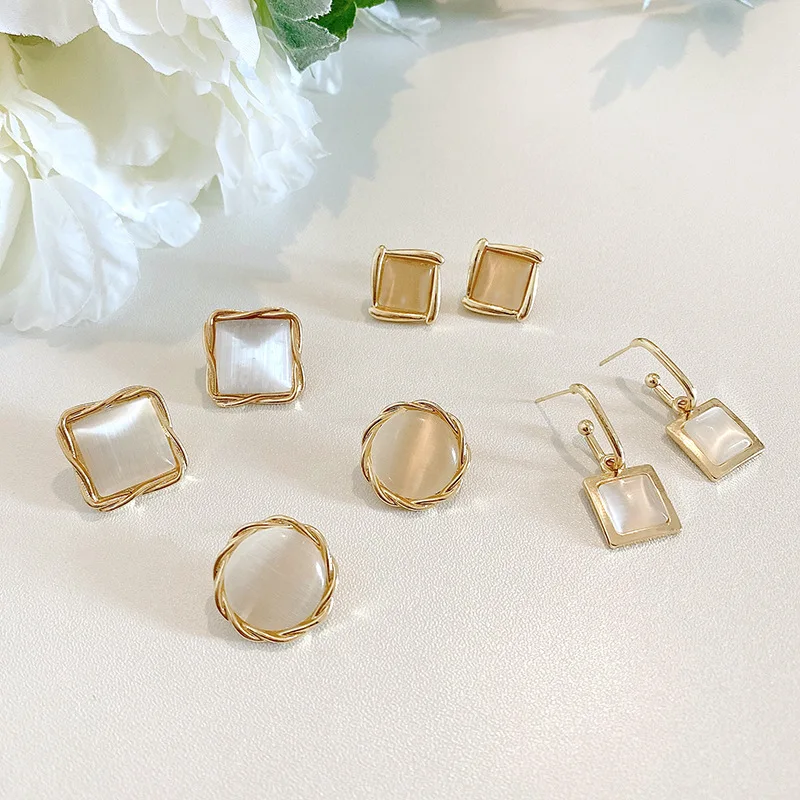 S925 Sterling Silver Korean Simple Fashion Opal Earrings Ladies Luxury Gold Pendant Earrings Romantic Wedding Banquet Jewelry
S925 Sterling Silver Korean Simple Fashion Opal Earrings Ladies Luxury Gold Pendant Earrings Romantic Wedding Banquet Jewelry