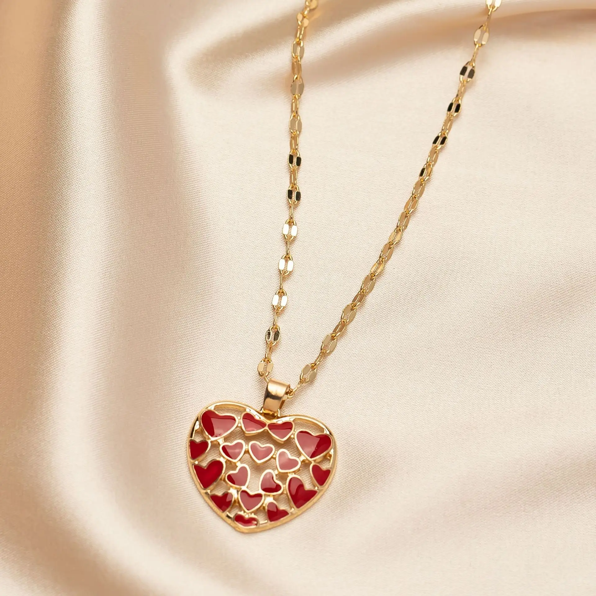 Red Love Heart Necklace for Women Charm Enamel Heart-Shaped Long Chain Choker Fashion Wedding Statement Jewelry Accessory
Red Love Heart Necklace for Women Charm Enamel Heart-Shaped Long Chain Choker Fashion Wedding Statement Jewelry Accessory
