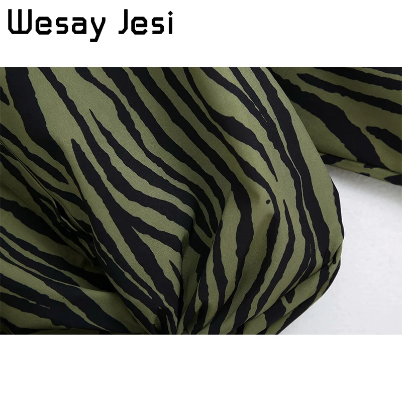 2020 Early Autumn Women's Striped Blouse Lapel Black Green Stitching Fold Hem Waist Fashion Retro Women's Blouse
2020 Early Autumn Women's Striped Blouse Lapel Black Green Stitching Fold Hem Waist Fashion Retro Women's Blouse