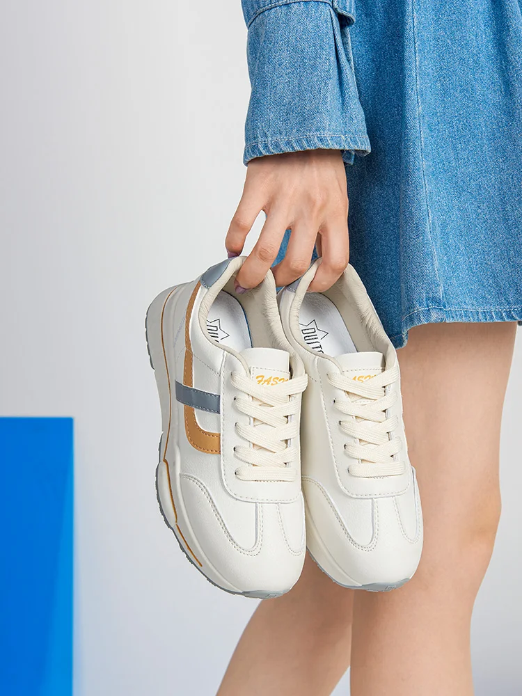 Женские кроссовки на шнуровке, повседневные универсальные кроссовки на низком каблуке, с боковой вставкой, Новинка осени 2021
Женские кроссовки на шнуровке, повседневные универсальные кроссовки на низком каблуке, с боковой вставкой, Новинка осени 2021