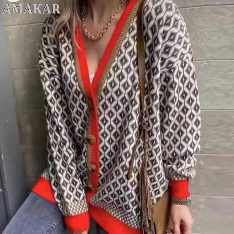 Women Knitted Cardigan Sweaters V-neck Long Sleeve Color Matching Diamond Lattice Button Sweaters Loose 2021 Autumn Female Tops
Women Knitted Cardigan Sweaters V-neck Long Sleeve Color Matching Diamond Lattice Button Sweaters Loose 2021 Autumn Female Tops