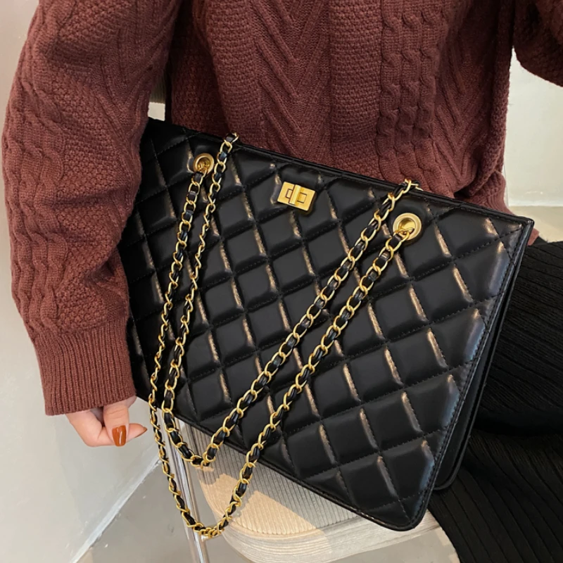 2021 Lattice Large Tote Bag Fashion New High-quality PU Leather Women's Designer Handbag Luxury Brand Shoulder Messenger Bag 
2021 Lattice Large Tote Bag Fashion New High-quality PU Leather Women's Designer Handbag Luxury Brand Shoulder Messenger Bag