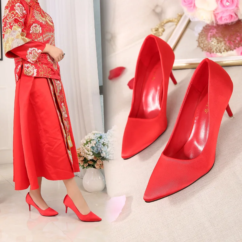 Свадебные туфли невесты, красные туфли на высоком каблуке с китайской вышивкой, традиционные туфли для вечеринок, 2018 
Свадебные туфли невесты, красные туфли на высоком каблуке с китайской вышивкой, традиционные туфли для вечеринок, 2018