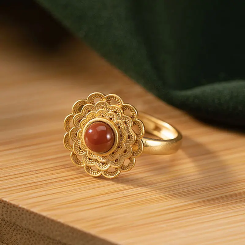 Original design southern red enamel porcelain geometric pattern open ring Chinese retro court style charm female silver jewelry
Original design southern red enamel porcelain geometric pattern open ring Chinese retro court style charm female silver jewelry
