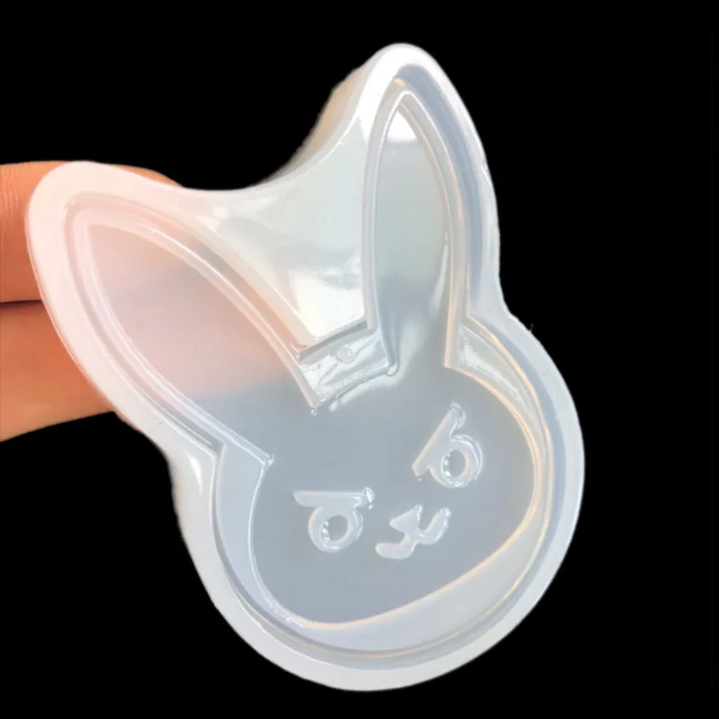 Форма для УФ-клея с изображением персонажа из мультфильма, с отверстием для подвески 16452.
Форма для УФ-клея с изображением персонажа из мультфильма, с отверстием для подвески 16452.