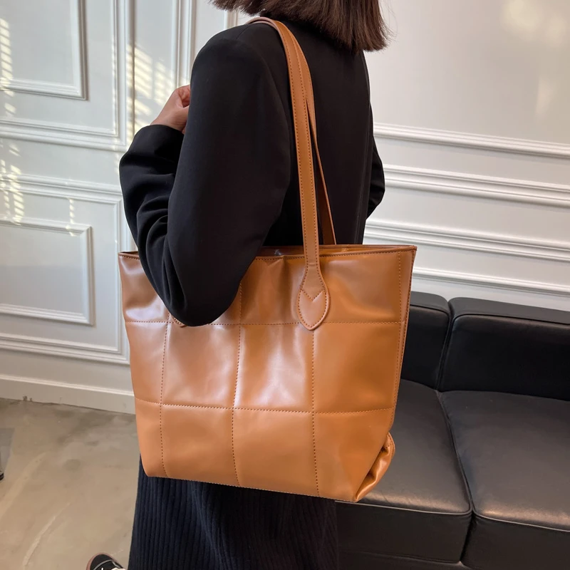 Минималистичная acolchoado satchel totes для женщин 2021 inverno Популярные Простые роскошные дизайнерские женские сумки
Минималистичная acolchoado satchel totes для женщин 2021 inverno Популярные Простые роскошные дизайнерские женские сумки