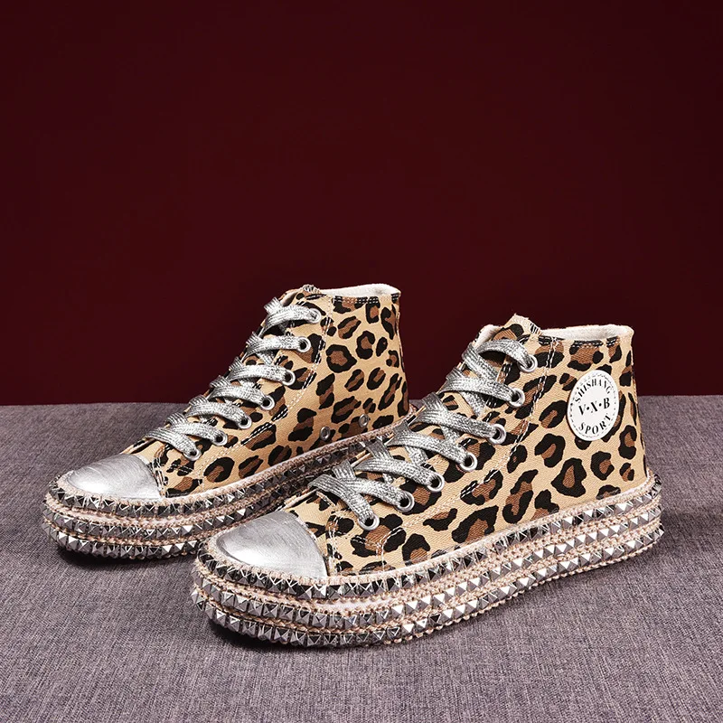 2021 Summer new versatile Korean rivet canvas shoes women's flat bottom leopard casual board shoes Girls trend popular SHW20008
2021 Summer new versatile Korean rivet canvas shoes women's flat bottom leopard casual board shoes Girls trend popular SHW20008
