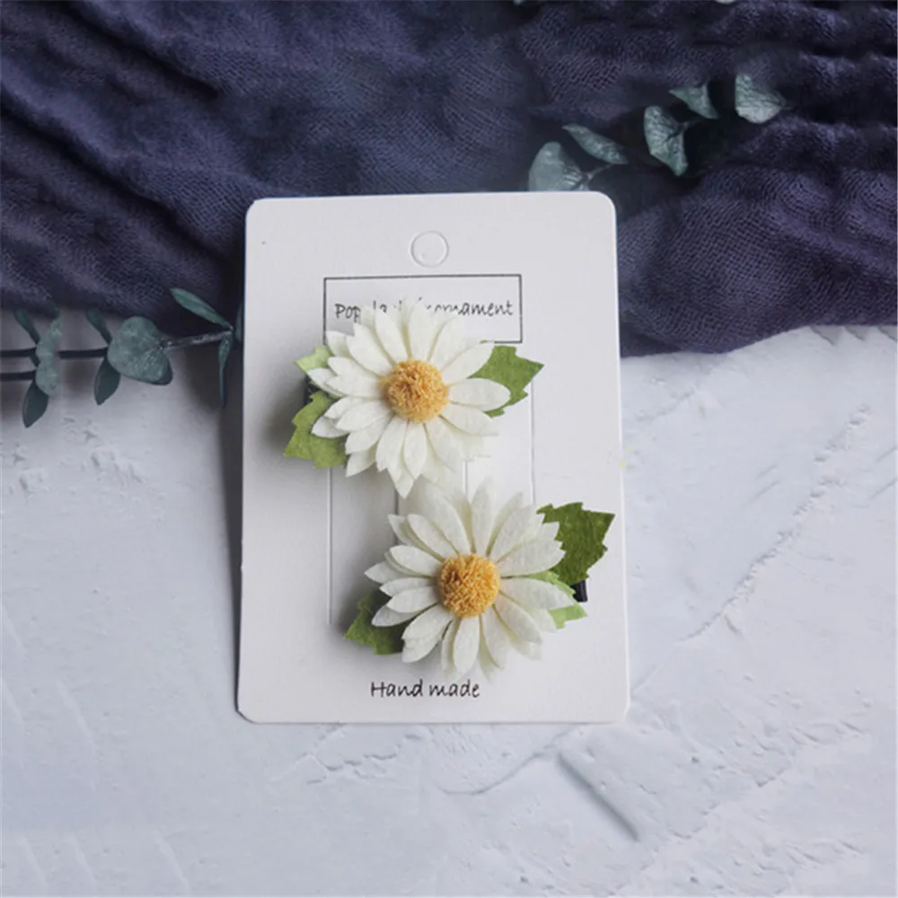 2pcs Cute Non-woven Daisy Flower Girl Hair Clips Handmade Floral Kids Ponytail Side Hairpins Lovely Barrettes Hair Accessories
2pcs Cute Non-woven Daisy Flower Girl Hair Clips Handmade Floral Kids Ponytail Side Hairpins Lovely Barrettes Hair Accessories