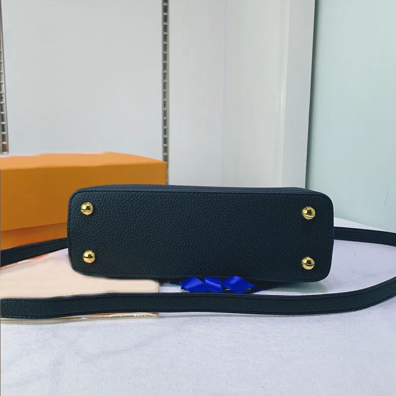 The original leather stitching female bag lady handbags fashion luxury joker contracted noble women handbags
The original leather stitching female bag lady handbags fashion luxury joker contracted noble women handbags