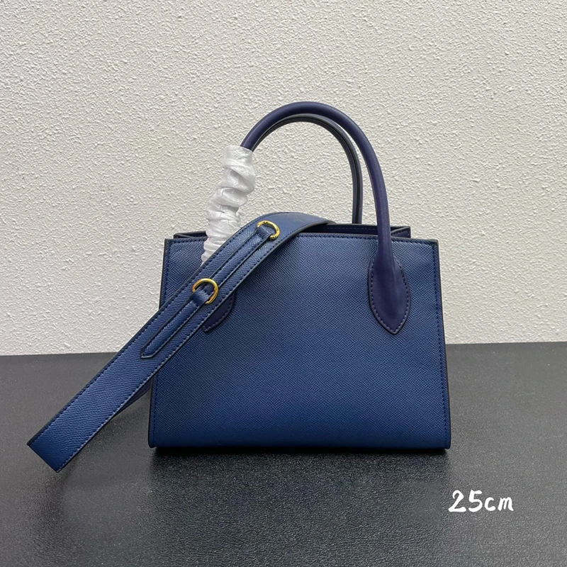 Women's new hot style simple fashion all-match handbag leather square generous diagonal bag 
Women's new hot style simple fashion all-match handbag leather square generous diagonal bag