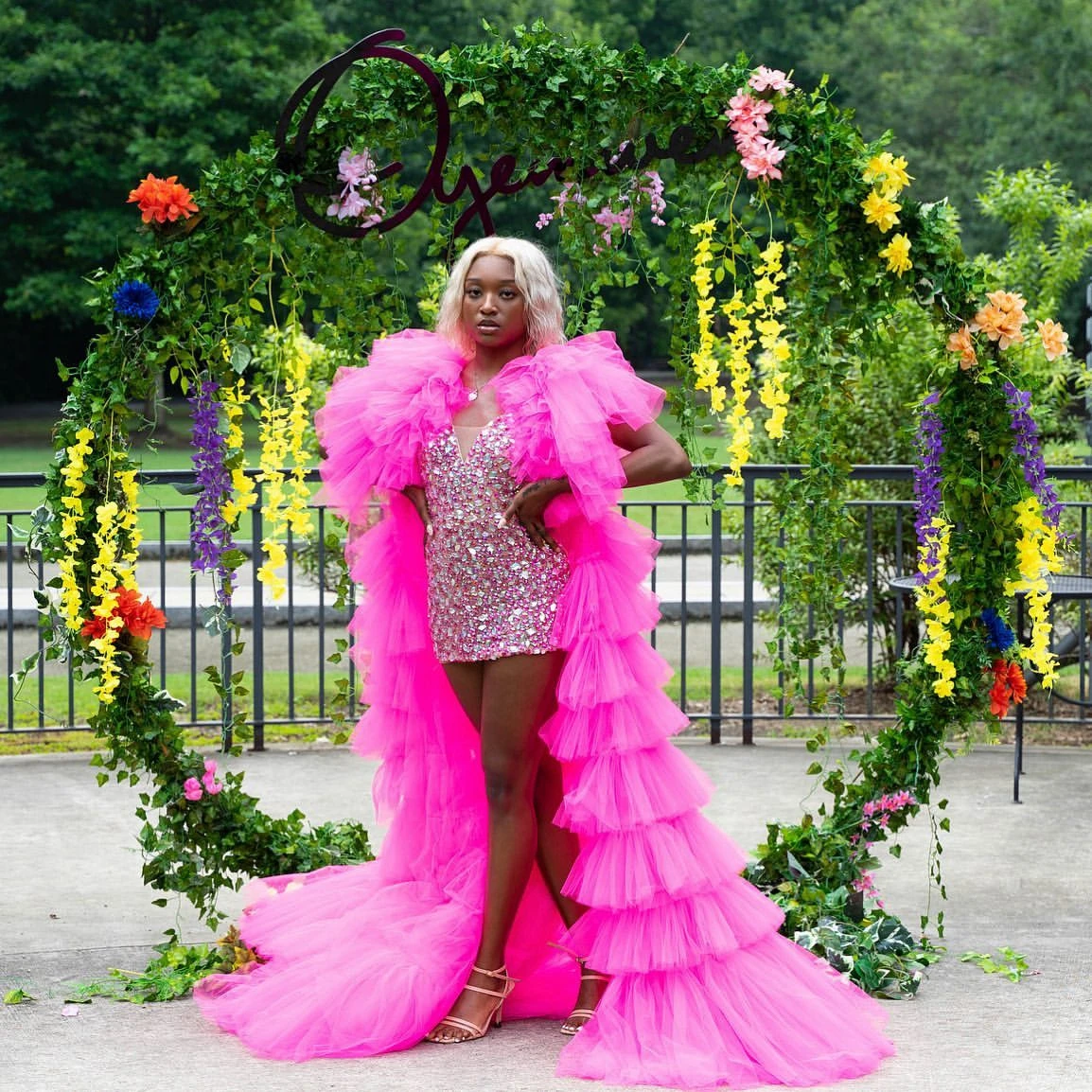 Пурпурная Женская Тюлевая куртка с пышными рукавами и оборками, Длинные праздвечерние чные тюлевые халаты, продажа только верхних слоев без бисера, короткое платье
Пурпурная Женская Тюлевая куртка с пышными рукавами и оборками, Длинные праздвечерние чные тюлевые халаты, продажа только верхних слоев без бисера, короткое платье