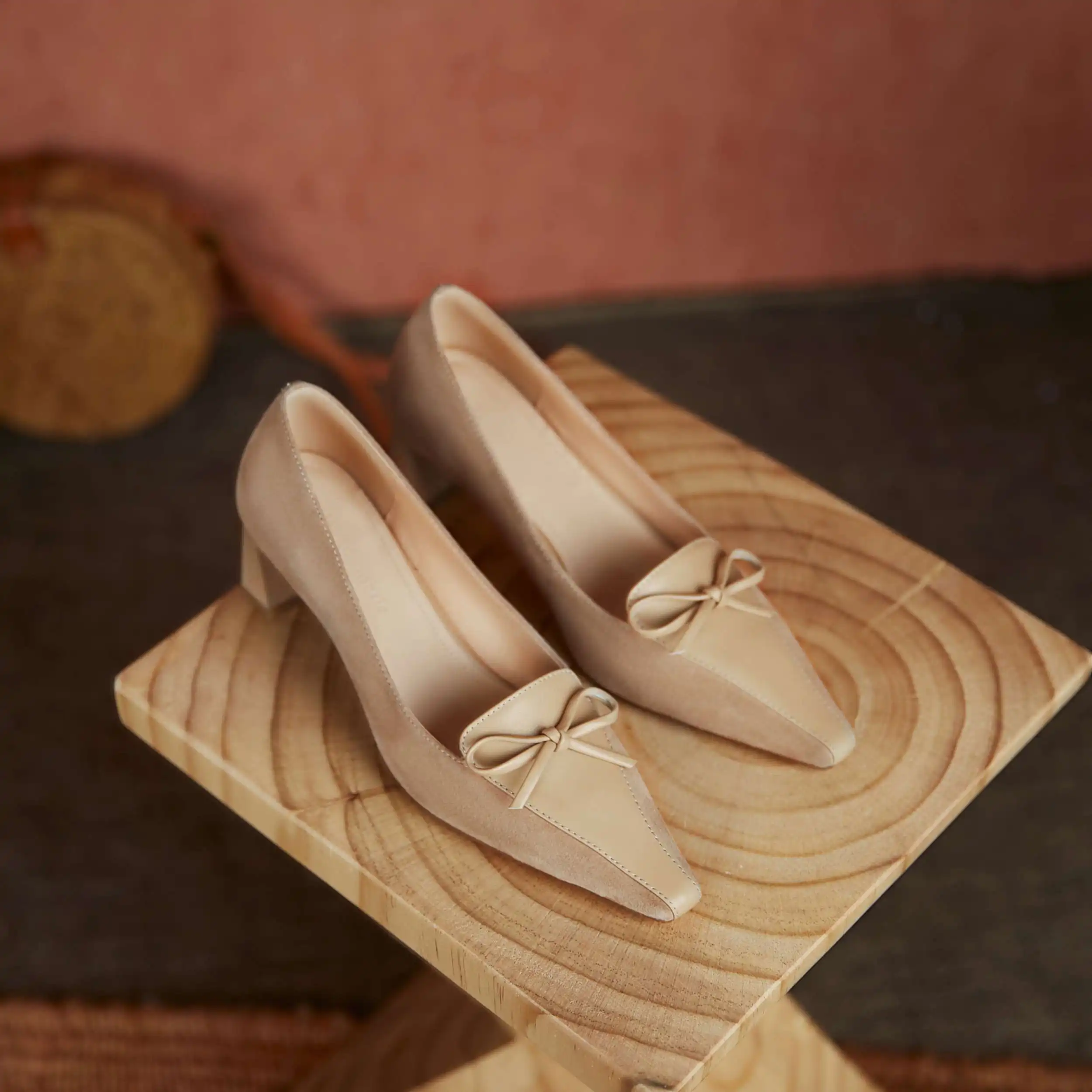 Krazing Pot full grain leather small square toe high heels European style young lady streetwear fashion slip on women pumps L50
Krazing Pot full grain leather small square toe high heels European style young lady streetwear fashion slip on women pumps L50