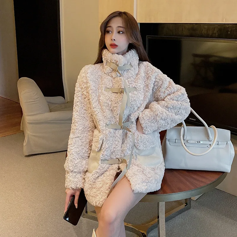 Faux Fur Coat 2020 New Patchwork Faux Lamb Fur Jacket Warm Thick Fashion Loose Ladies Coat Winter Jacket Women Teddy Jacket
Faux Fur Coat 2020 New Patchwork Faux Lamb Fur Jacket Warm Thick Fashion Loose Ladies Coat Winter Jacket Women Teddy Jacket
