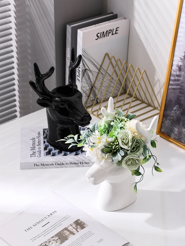 Simple Creative Lucky Deer Ceramic Vase Animal Head Ornament Decoration Nordic Style Living Room Flower Arrangement Container 
Simple Creative Lucky Deer Ceramic Vase Animal Head Ornament Decoration Nordic Style Living Room Flower Arrangement Container