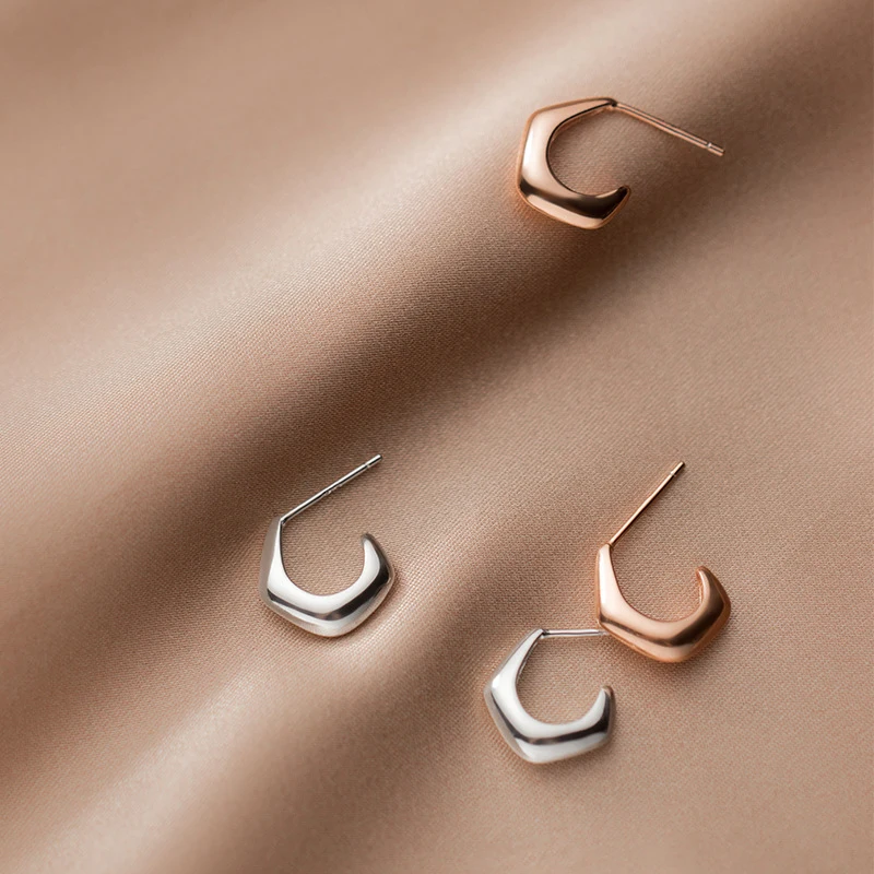 JuneLeaf Minimalism Real 925 Sterling Silver Geometric Initials C Stud Earrings For Women Punk Rock Girl Party Jewelry Gift 2021
JuneLeaf Minimalism Real 925 Sterling Silver Geometric Initials C Stud Earrings For Women Punk Rock Girl Party Jewelry Gift 2021