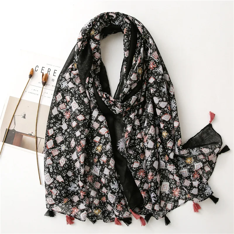 2021 New Fashion Summer Women cotton Scarf flower Beach Hijab Shawls and Wraps Female Foulard Echarpe Designer Bandana
2021 New Fashion Summer Women cotton Scarf flower Beach Hijab Shawls and Wraps Female Foulard Echarpe Designer Bandana