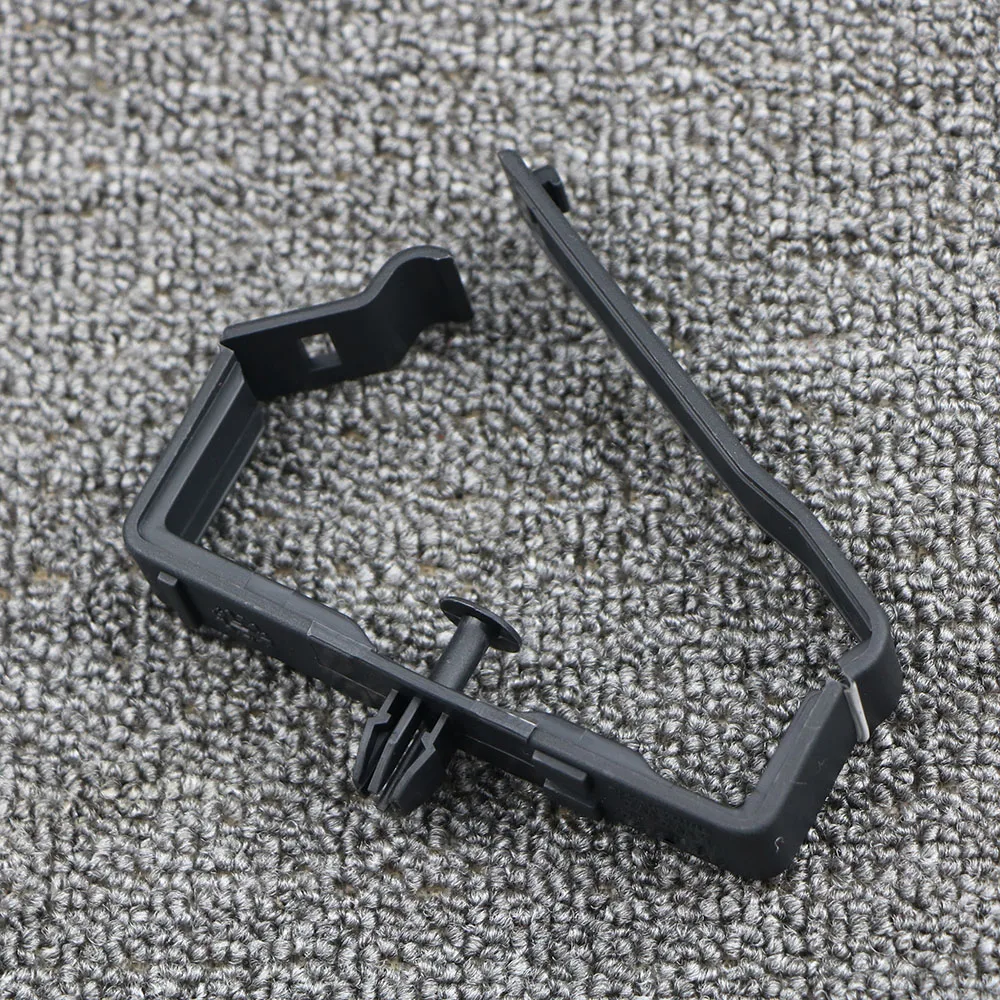 30721387 Emergency Warning Triangle Mount Bracket Holder Support Fixed Buckle For Volvo S40 V50 S60 V60 V70 S80 XC60 XC70 04-18
30721387 Emergency Warning Triangle Mount Bracket Holder Support Fixed Buckle For Volvo S40 V50 S60 V60 V70 S80 XC60 XC70 04-18