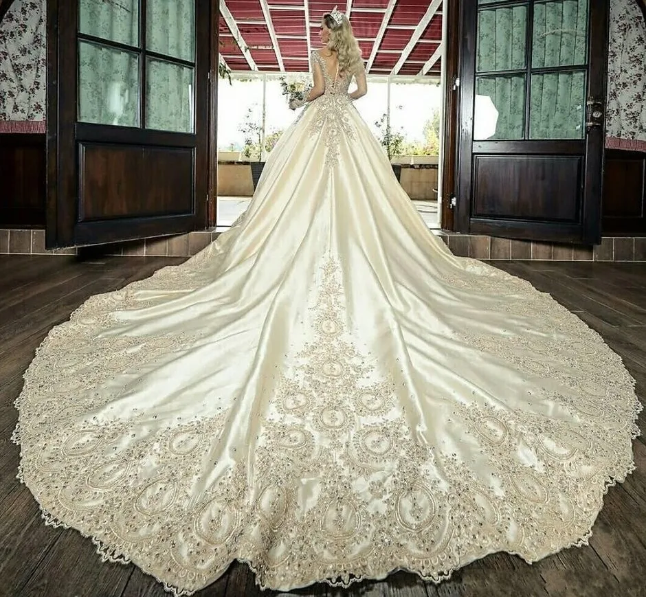 Gorgeous Long Train Champagne Wedding Dresses 2021 Scoop Long Sleeves Lace Appliques Bead Luxury Bridal Gowns Vestido De Mariee
Gorgeous Long Train Champagne Wedding Dresses 2021 Scoop Long Sleeves Lace Appliques Bead Luxury Bridal Gowns Vestido De Mariee