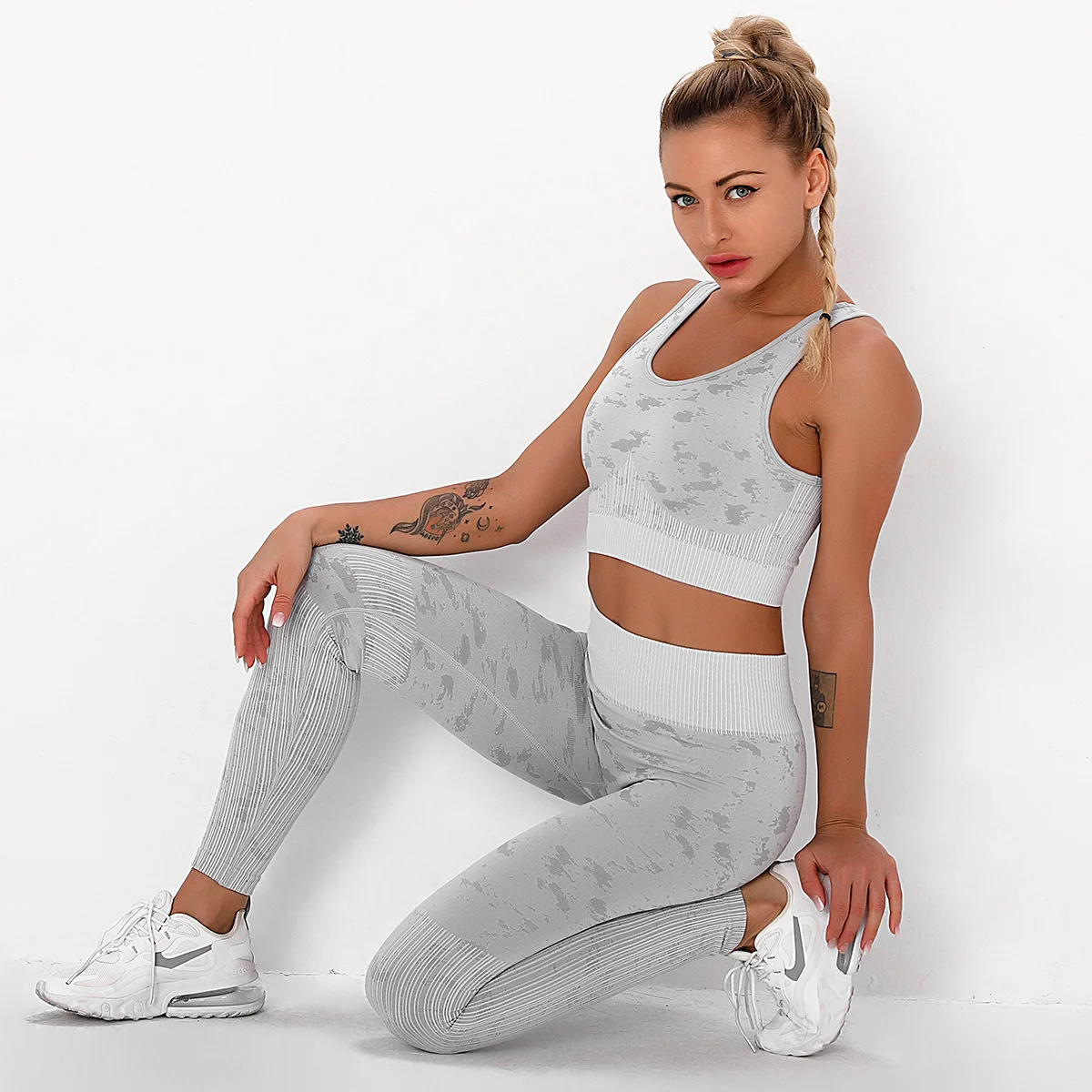 Seamless 2 Piece Set Women Yoga Set Sports Suit Gym Workout Clothes Sport Bra Fitness Crop Top High Waist Leggings Yoga Outfits
Seamless 2 Piece Set Women Yoga Set Sports Suit Gym Workout Clothes Sport Bra Fitness Crop Top High Waist Leggings Yoga Outfits