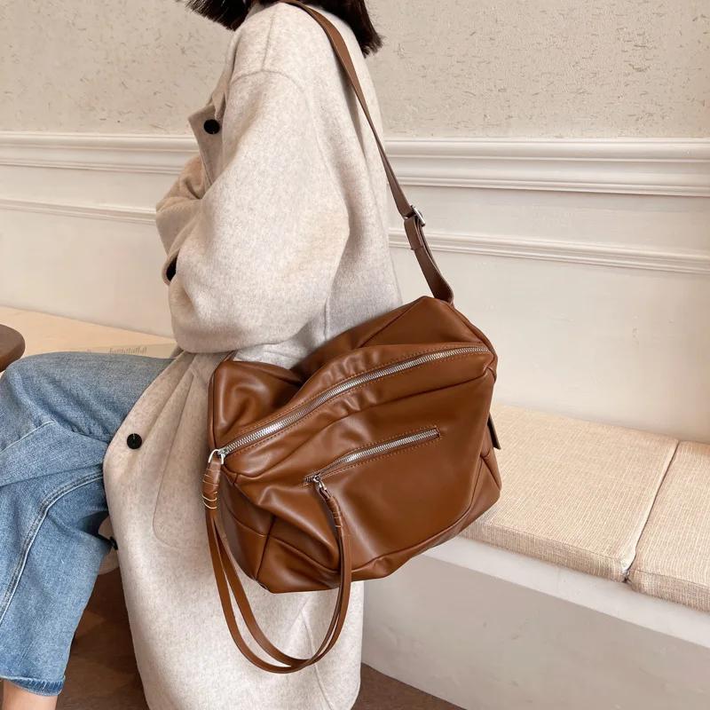 Новая сумка для женщин, Осень-зима 2021, модная сумка через плечо с цепочкой, сумка-мессенджер 
Новая сумка для женщин, Осень-зима 2021, модная сумка через плечо с цепочкой, сумка-мессенджер