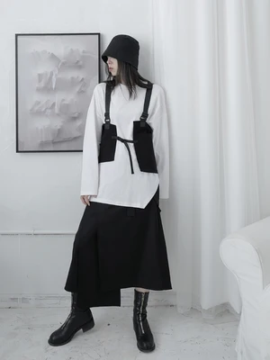 Spring and autumn new small design sense of the Japanese dark series asymmetrical half-length skirt a-line high waist
Spring and autumn new small design sense of the Japanese dark series asymmetrical half-length skirt a-line high waist