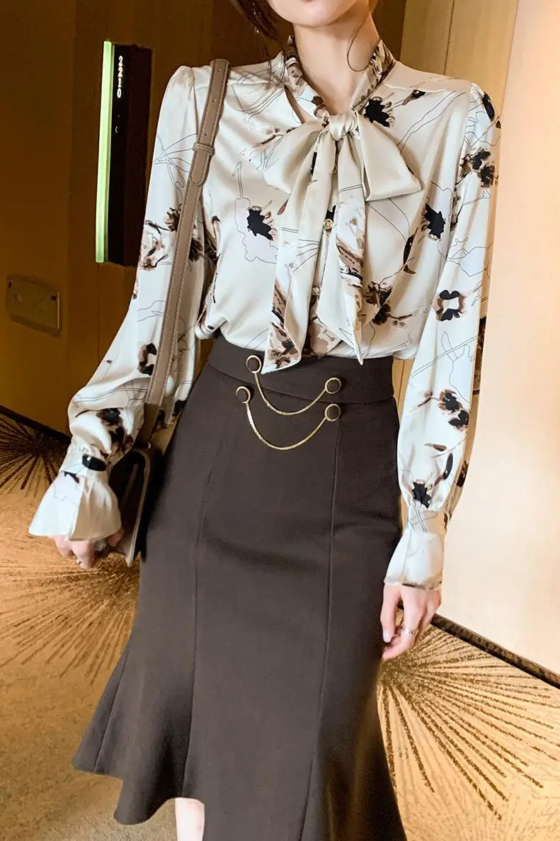 COIGARSAM Full Shirt Womens tops New Spring Print Bow Lantern Sleeve Belt Women shirts Black White 5270
COIGARSAM Full Shirt Womens tops New Spring Print Bow Lantern Sleeve Belt Women shirts Black White 5270