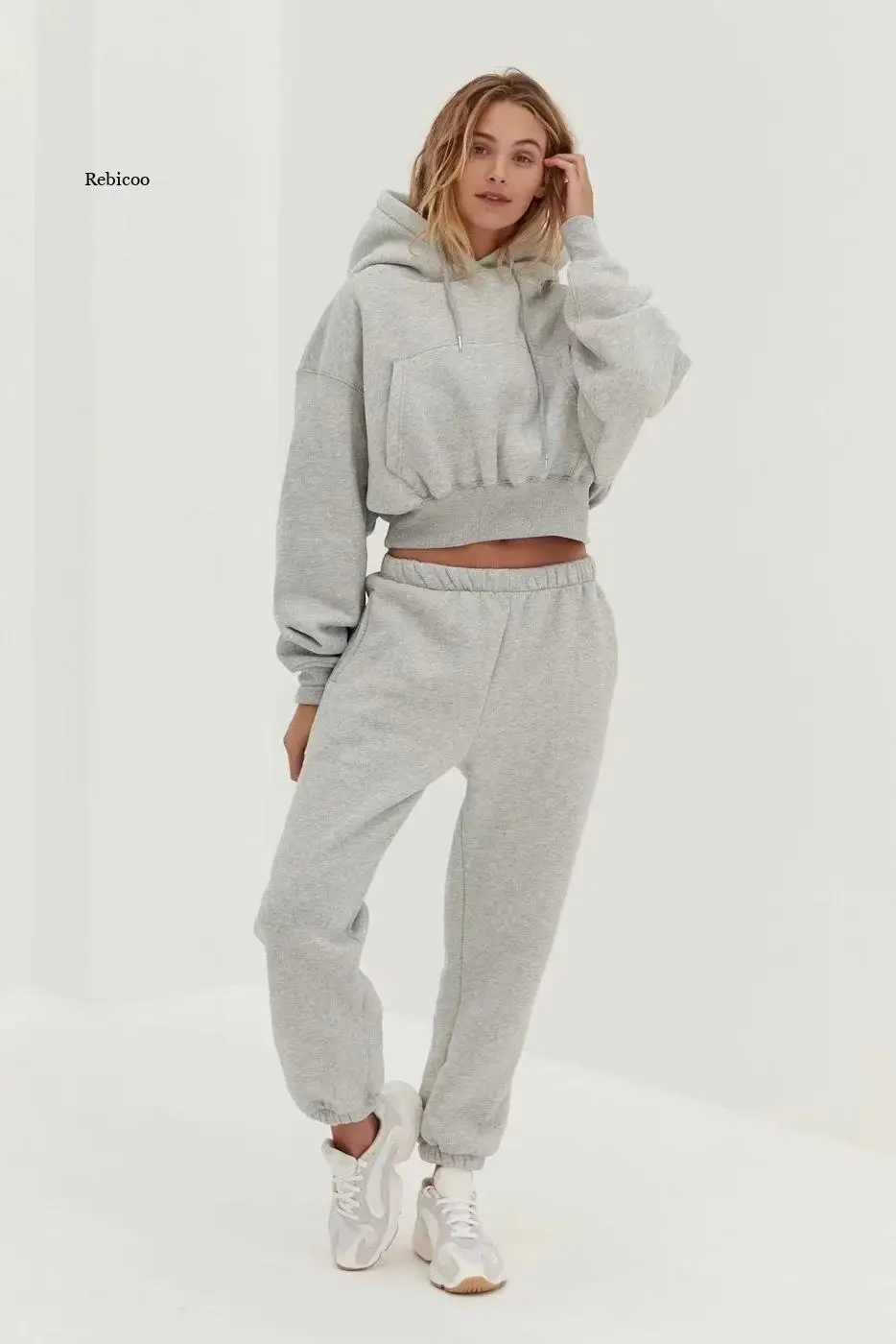 Women Two Pieces Set Easing and Velvet Hooded Fleece + Beam Leisure Haroun Pants Sports Suits Female
Women Two Pieces Set Easing and Velvet Hooded Fleece + Beam Leisure Haroun Pants Sports Suits Female