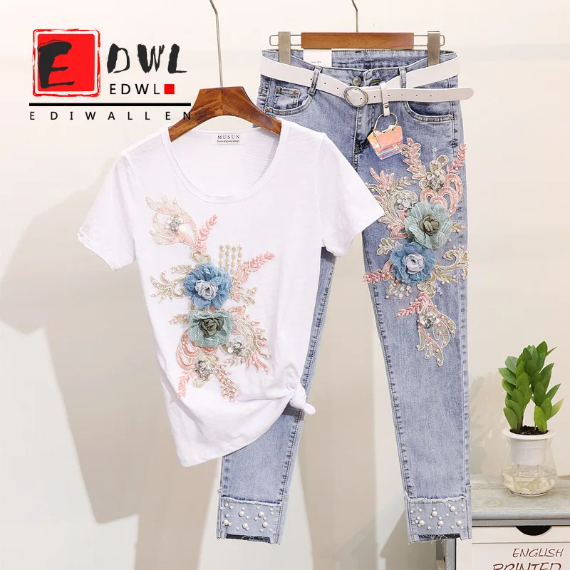 Summer Short Sleeve Two Piece Set Women Heavy Work Embroidery 3D Flower Tshirts + Pearl Jeans 2 Piece Set Casual Long Pants Suit
Summer Short Sleeve Two Piece Set Women Heavy Work Embroidery 3D Flower Tshirts + Pearl Jeans 2 Piece Set Casual Long Pants Suit
