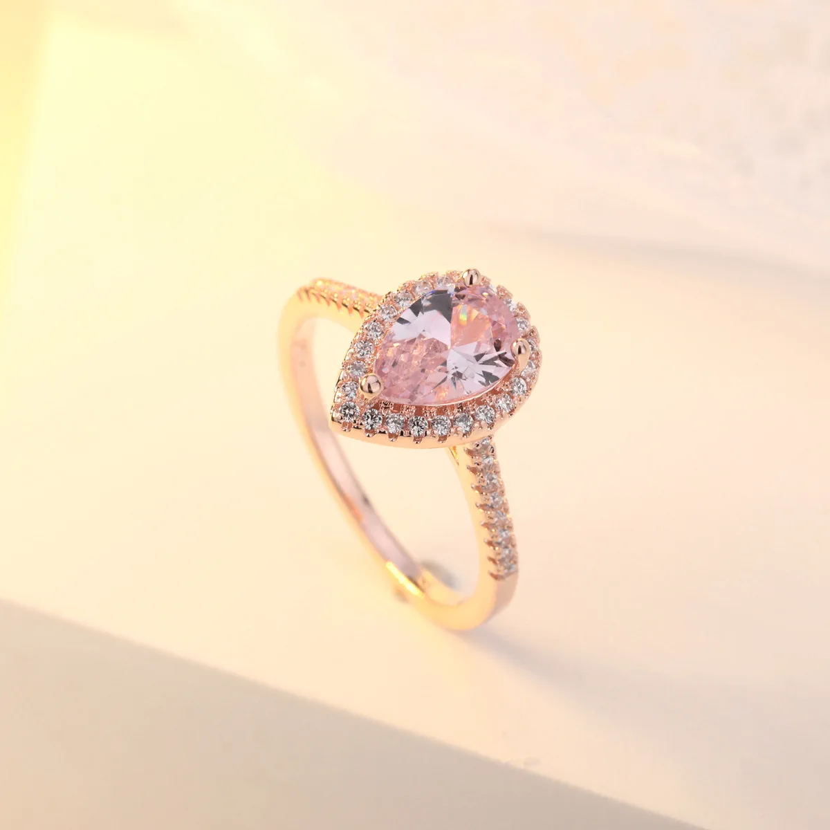 14K Rose-gold Rings Diamond Pink Crystal Heart-shaped Anillos De Bizuteria for Women Bague Etoile bijoux femme Ring Gem anel
14K Rose-gold Rings Diamond Pink Crystal Heart-shaped Anillos De Bizuteria for Women Bague Etoile bijoux femme Ring Gem anel