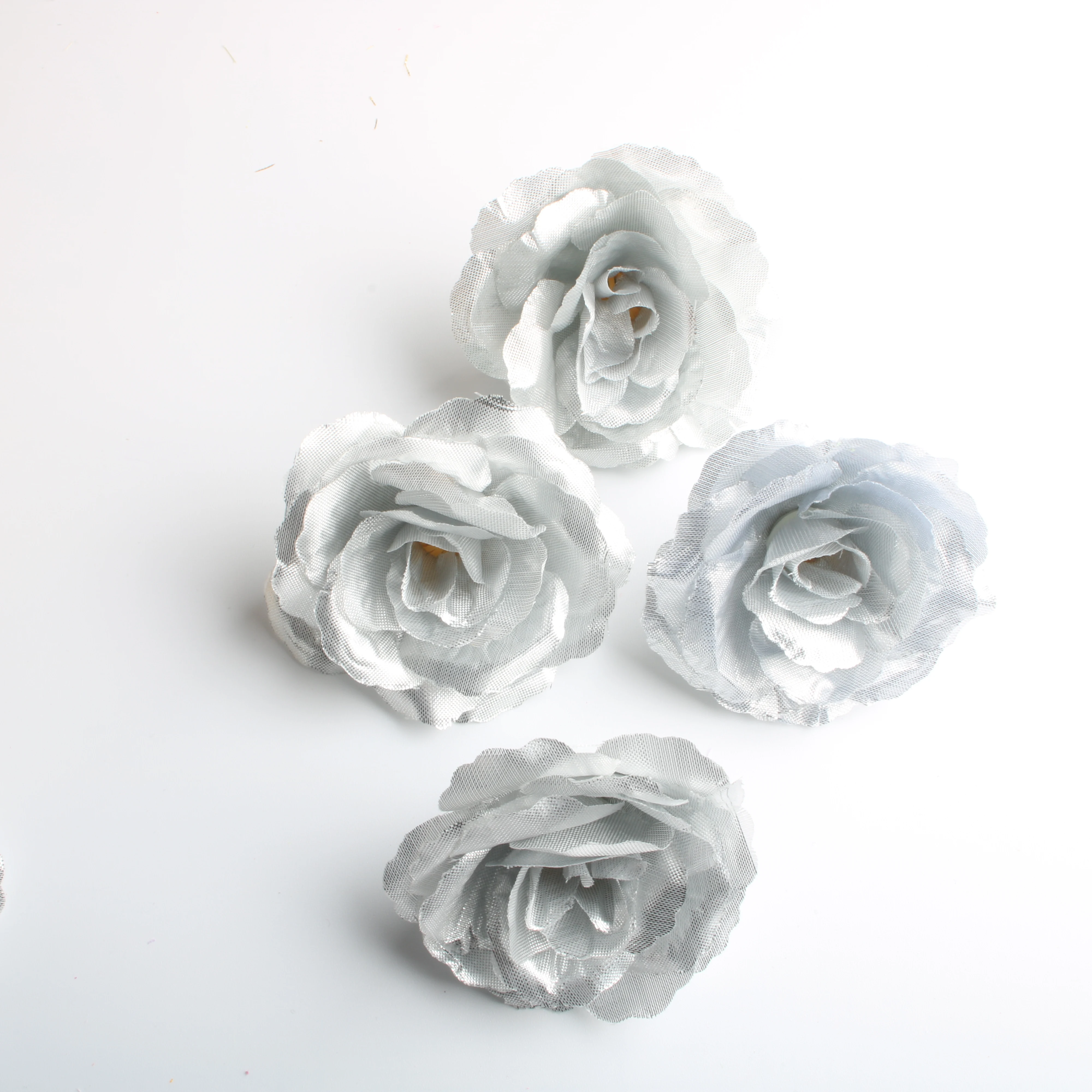 300pcs Artificial Silk Rose Head DIY Silve Flower wall Handmade Craft Floral Supplies Kissing Ball Wedding Decoration Flowers
300pcs Artificial Silk Rose Head DIY Silve Flower wall Handmade Craft Floral Supplies Kissing Ball Wedding Decoration Flowers