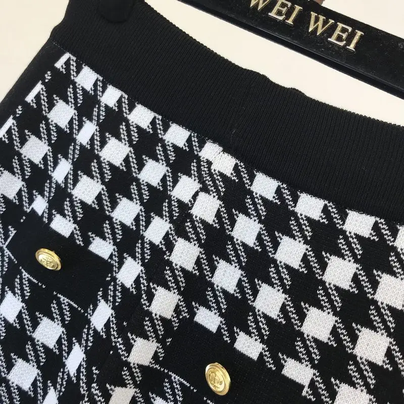 Women Knitted Houndstooth Jacket Coat Suit Long Sleeve Casual Wide-leg Lantern Pants Gold Button Deco Cardigan Sweater 2pcs Set 
Women Knitted Houndstooth Jacket Coat Suit Long Sleeve Casual Wide-leg Lantern Pants Gold Button Deco Cardigan Sweater 2pcs Set