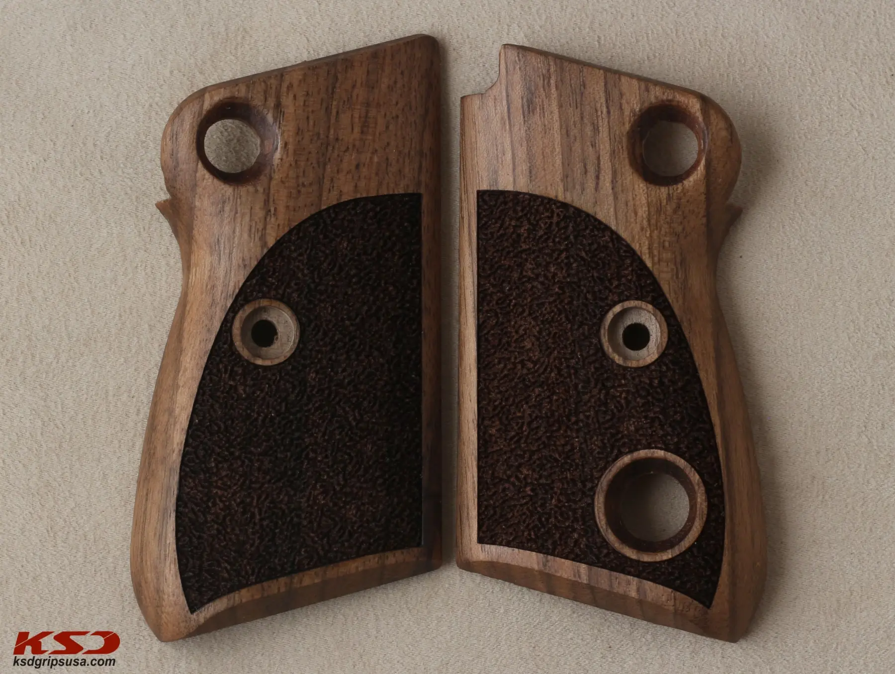 KSDGrips 71 72 75 Jaguar Grip (Crossbolt safety) Model Compatible Walnut Grip for Replacement
KSDGrips 71 72 75 Jaguar Grip (Crossbolt safety) Model Compatible Walnut Grip for Replacement