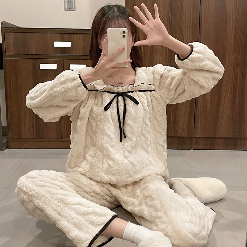 Beige Flannel 2PCS Pajamas Set Women Winter Warm Sleepwear Full Sleeve Loose Home Wear Casual Pyjamas Cute Bow Nightwear M-XXL
Beige Flannel 2PCS Pajamas Set Women Winter Warm Sleepwear Full Sleeve Loose Home Wear Casual Pyjamas Cute Bow Nightwear M-XXL